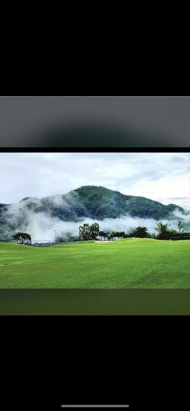 Wanderers inn- beautiful hills view
